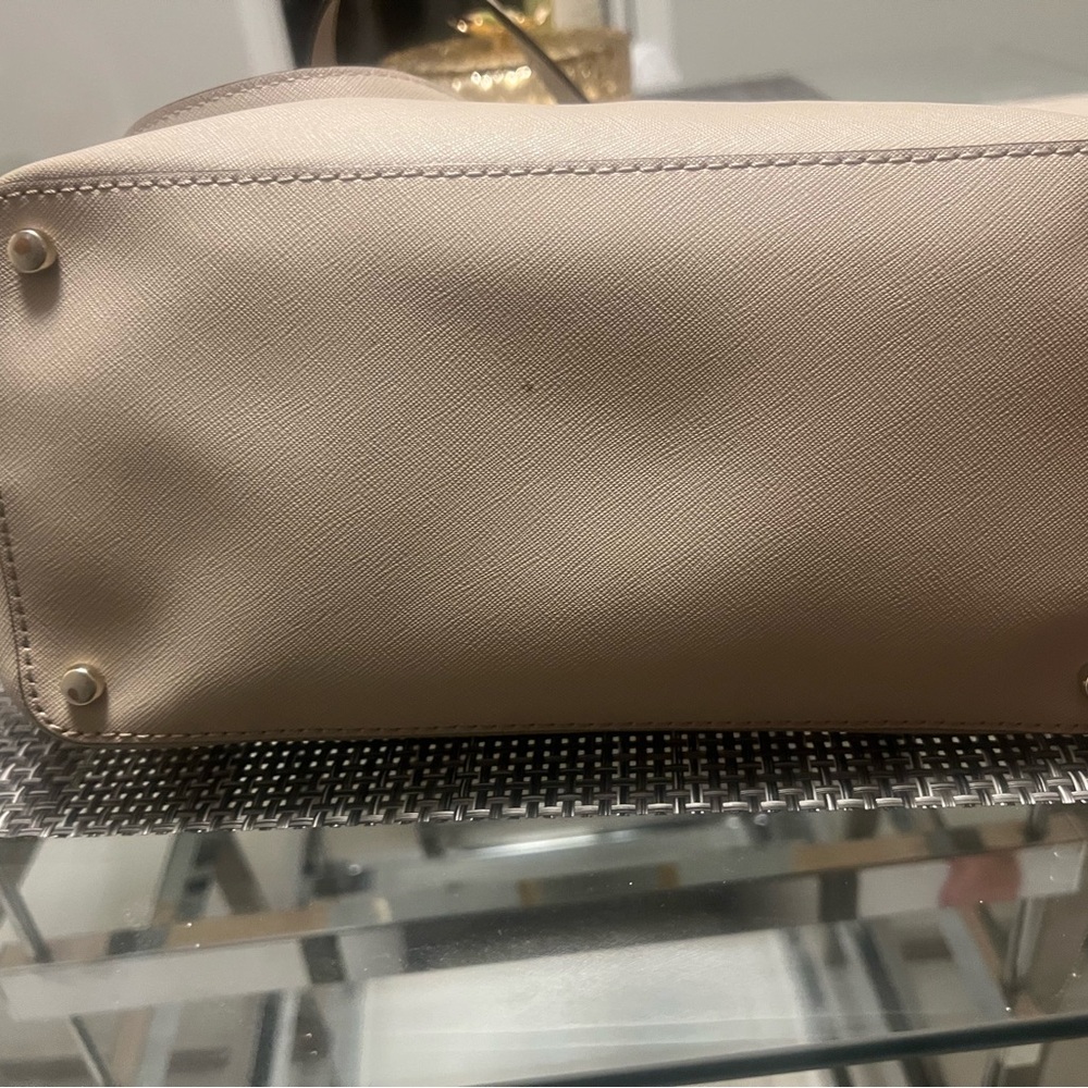 Kate Spade Tan Tote Bag Elegant And Functional - image 5